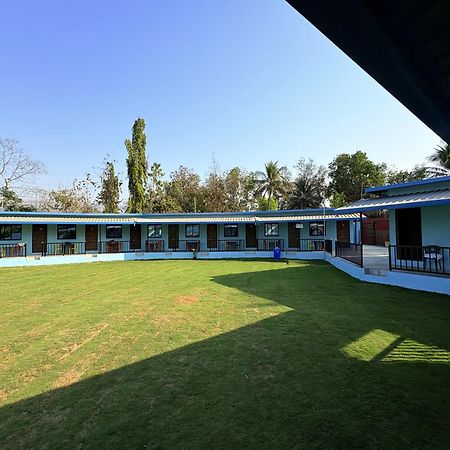 Deep Bhavani Resort Karjat Exteriér fotografie